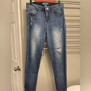 Democracy Jeans Women's Size 10 Absolution Distressed Skinny Denim